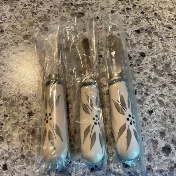 Temptations Old World Grey - Picture 1 of 5